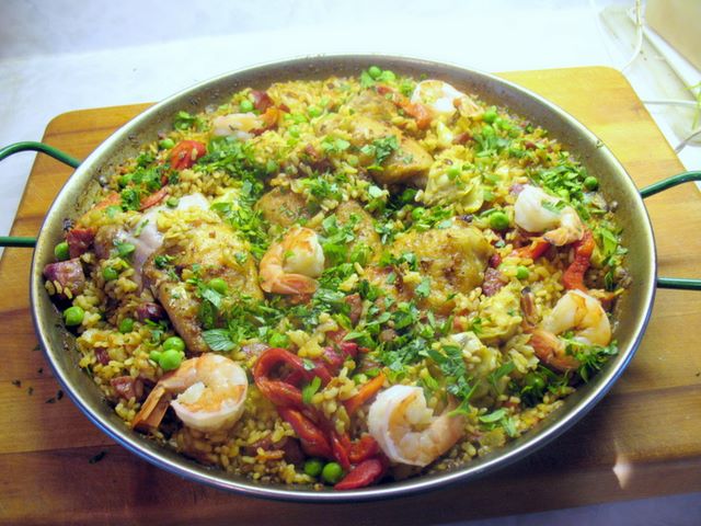 Authentic Paella recipe for 100 Persons – Paella Pans Included - Spain &  Portugal: Cooking & Baking - eGullet Forums