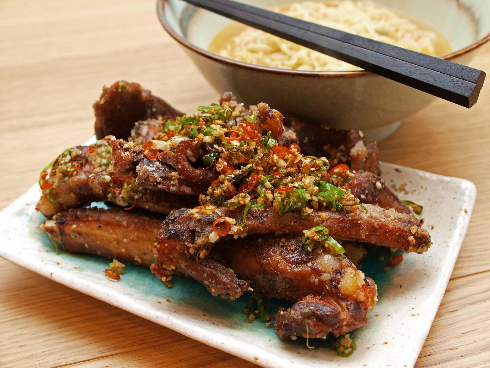 How do you make salt and pepper spare ribs?