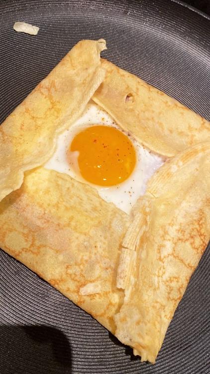 Crêpes jambon, oeuf, fromage