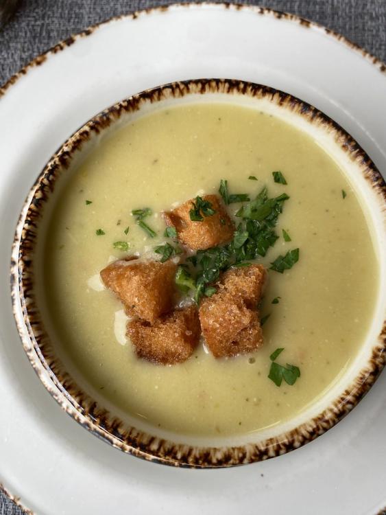 Merriman's cheddar and broccoli soup