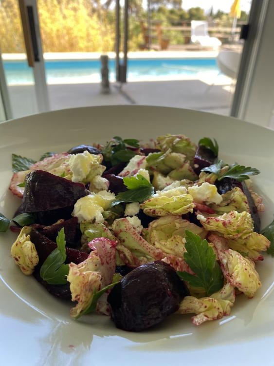 Beets, lettuce, parsley, Puna goat cheese