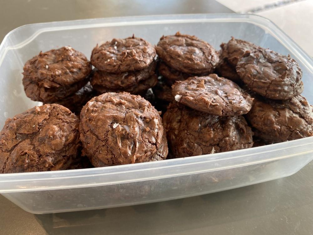 Tiny, salty, chocolatey cookies (Alison Roman)