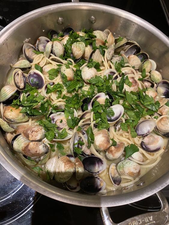Spaghetti alla chittara with wild cockles