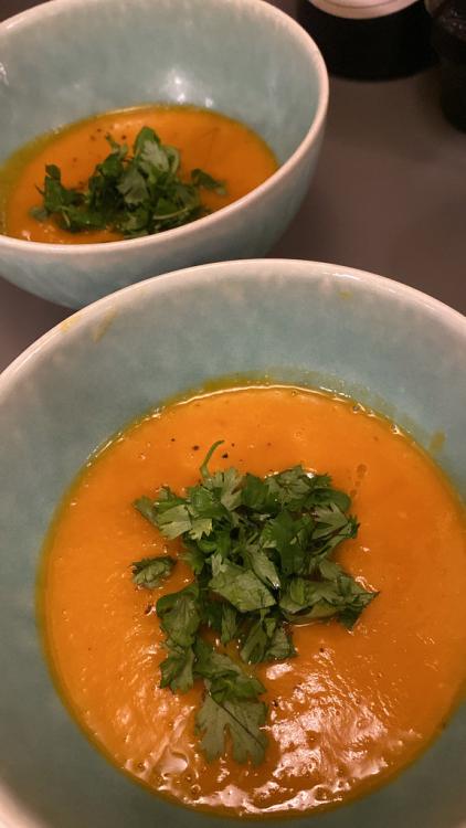 Butternut squash soup with coriander & lemon (Melissa Clark)