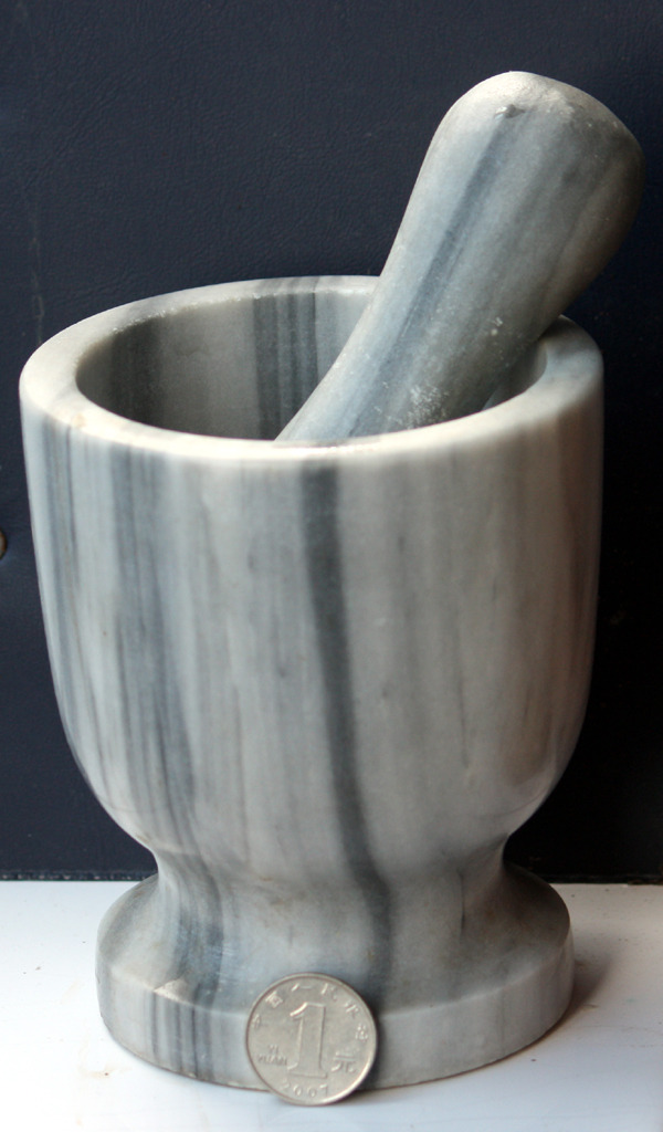 Molcajete vs. Granite Mortar and Pestle - Cookly Magazine