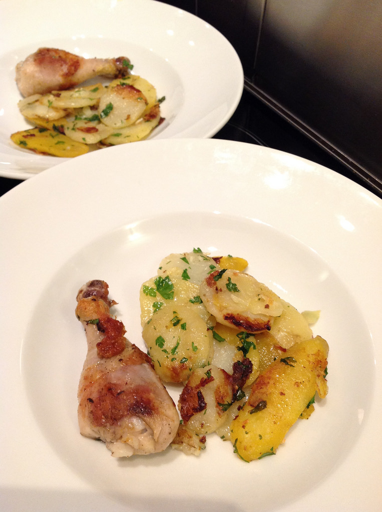 Chicken drumsticks sous vide with potatoes sarladaises