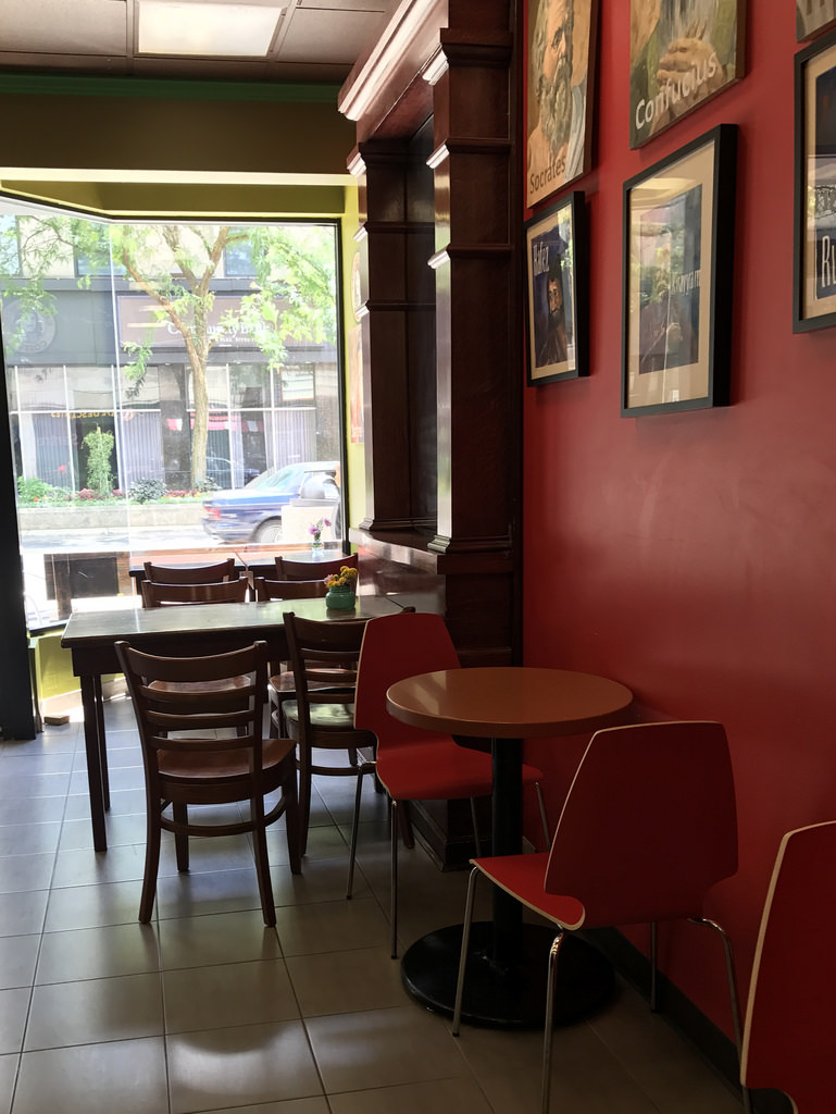 Descartes cafe in Oak Park Chicago