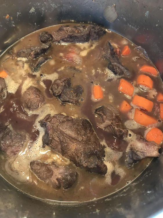 Beef cheek daube with carrots #pressurecooker #instantpot #beefcheeks #yvescamdeborde