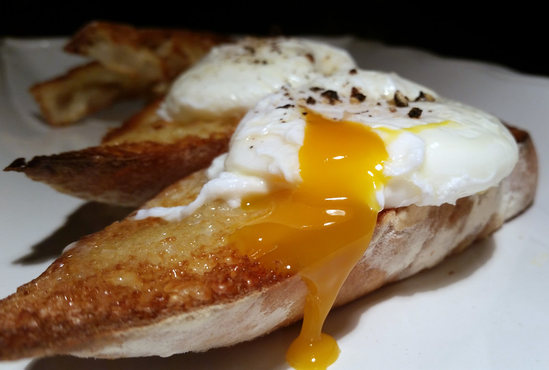Poached%20Eggs%20on%20Toasted%20Baguette