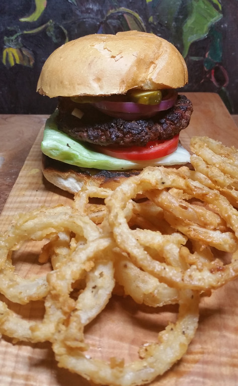 Sirloin%20Burger%20and%20Onion%20Rings%2