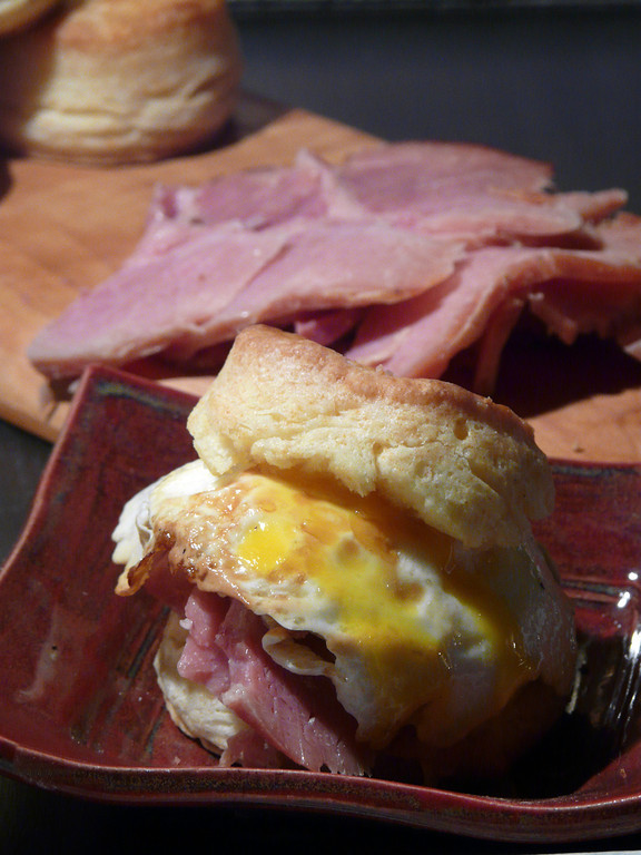 Biscuits%20with%20Ham%20and%20Egg%20Janu
