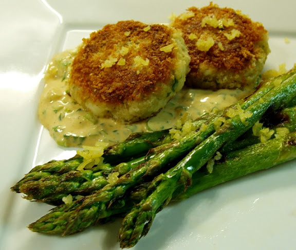 Petite%2520Crab%2520Cakes%2520and%2520Grilled%2520Asparagus.jpg