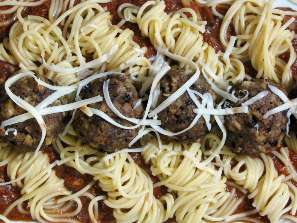 Spaghetti%20amp%20black%20garlic%20meatb