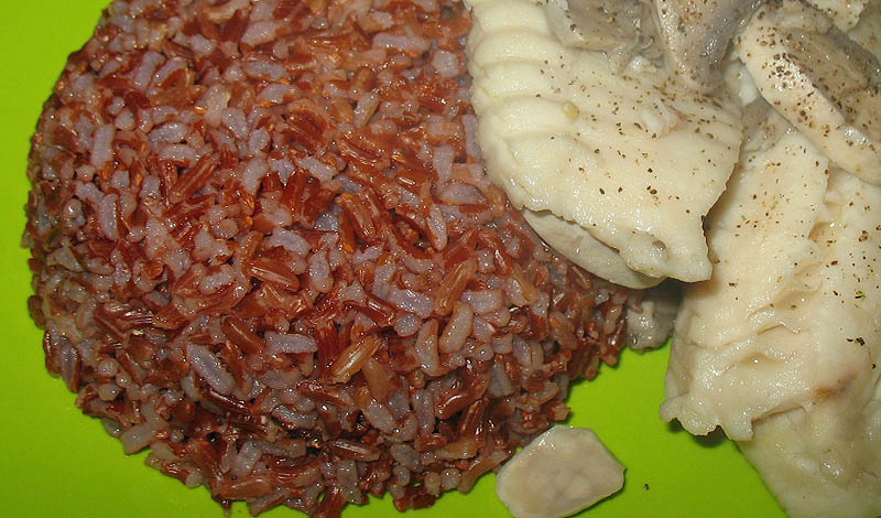 Cooked_red_rice.jpg