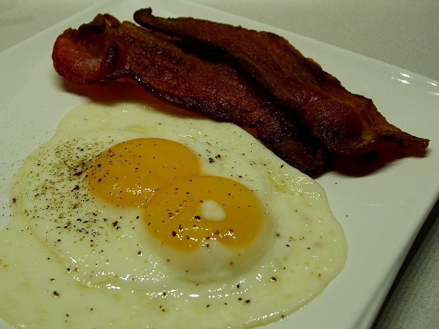 DoubleYolk-02.jpg