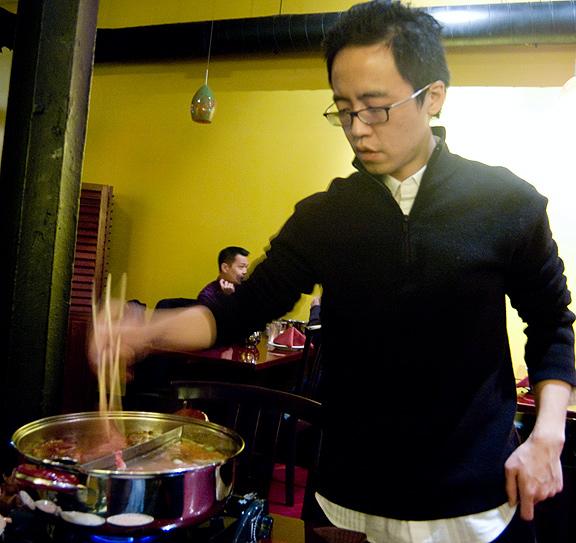 Han100114HotPotAction2.jpg