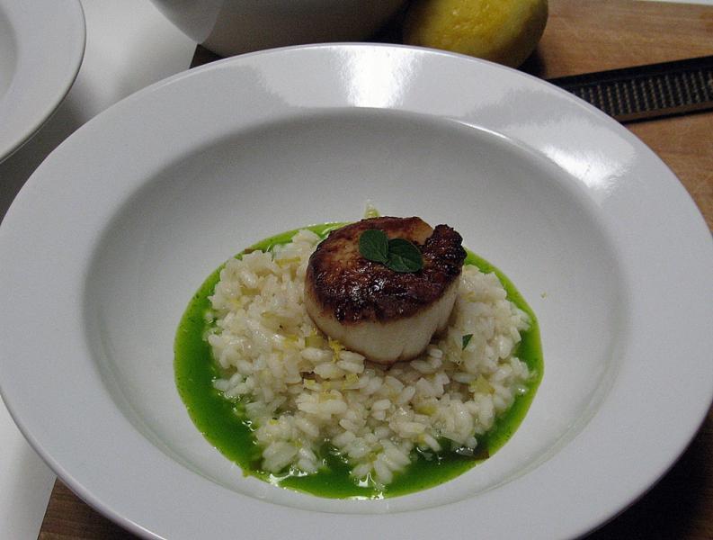 Scallop-Lemon Risotto-Parsley Oil 2.jpg