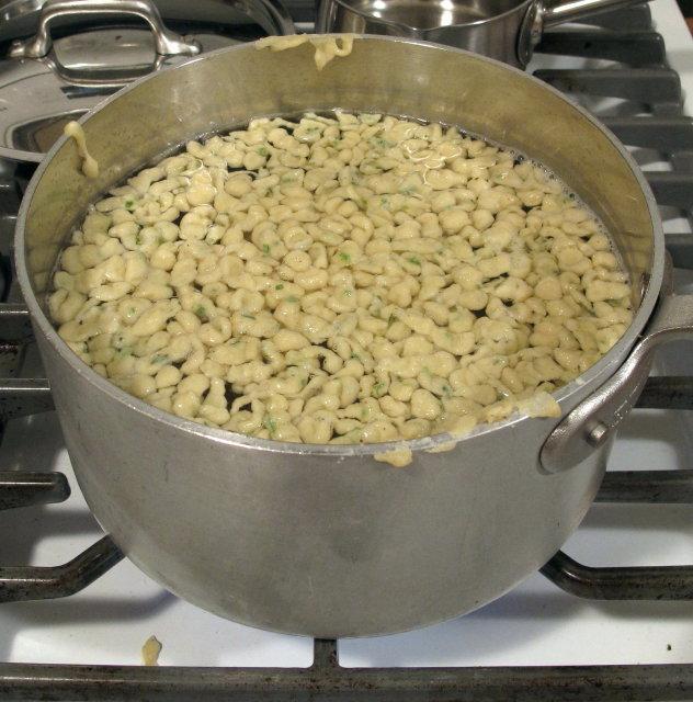 Spaetzle Boiling_1.jpg