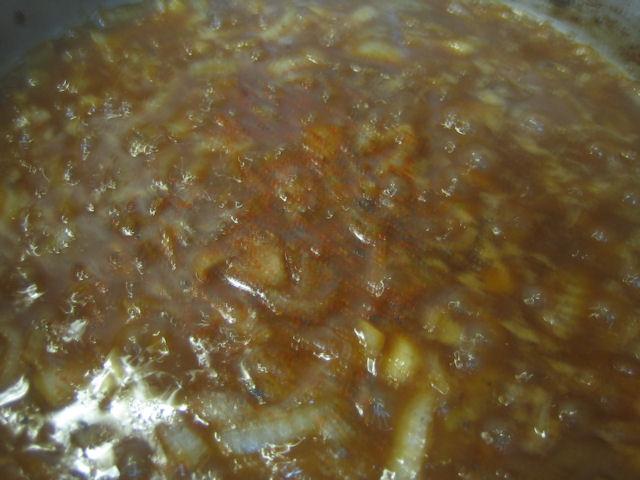 19-onion gravy simmering.JPG
