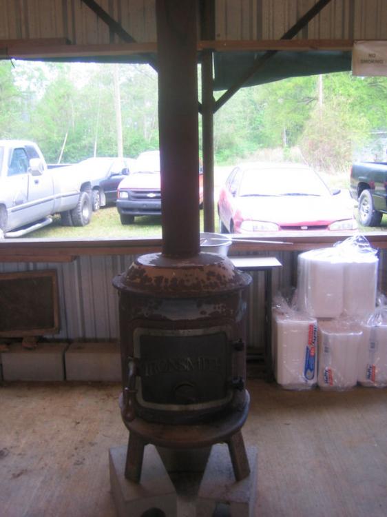 17-old iron stove to heat serving room.JPG
