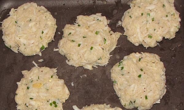 Crab cakes setting up.jpg