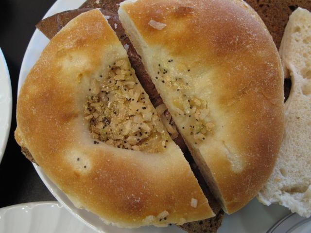 Bialy w. Lots of Onions_1_1.JPG