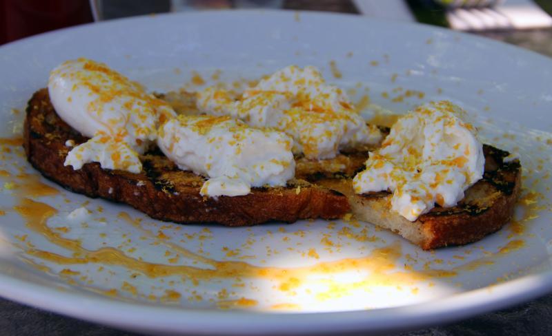 buratta crostini.jpg