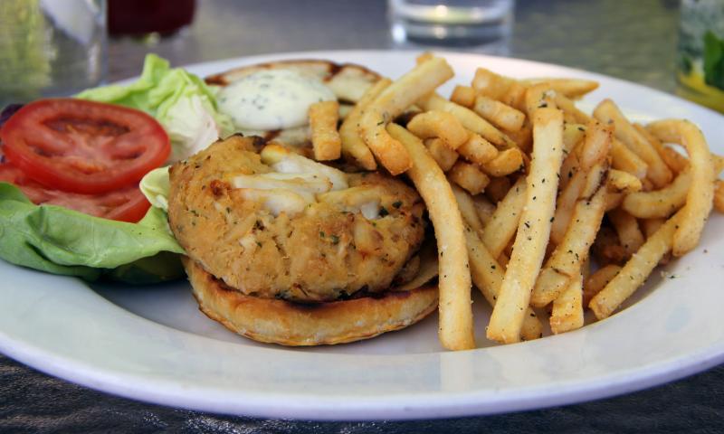 crab cake sandwich.jpg