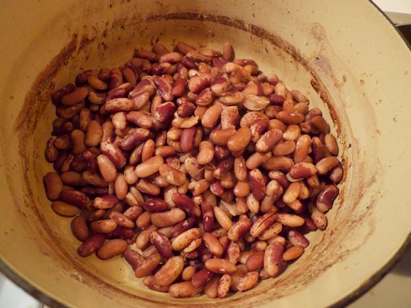 beans_in_pot.jpg
