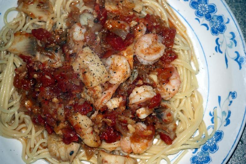 Spaghetti w seabream and prawns.jpg