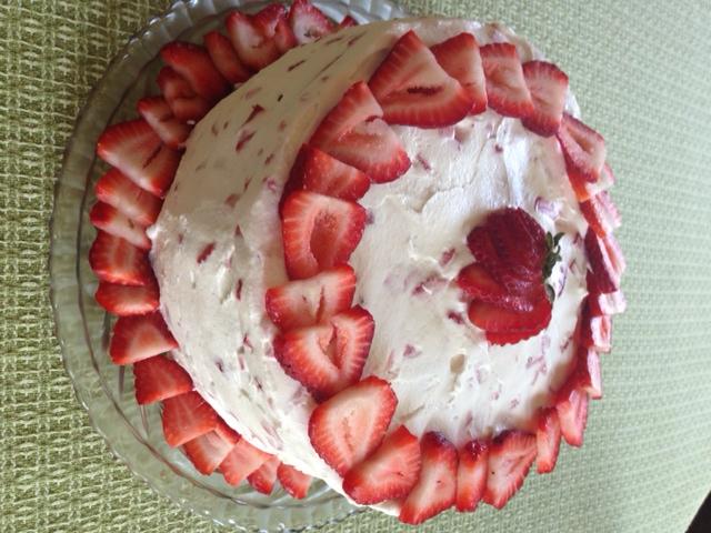 strawberrycreamcake.jpg