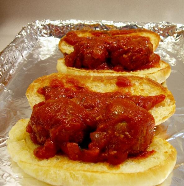 MeatballSandwich-02.jpg