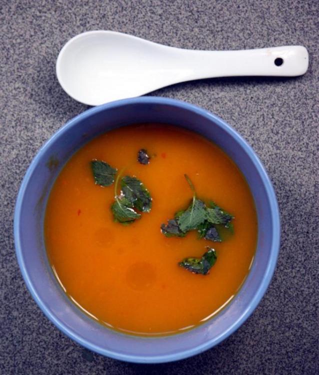 carrot soup with mint.jpg