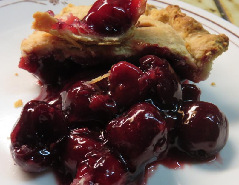 eGulletSlicedCherryPie6871.jpg