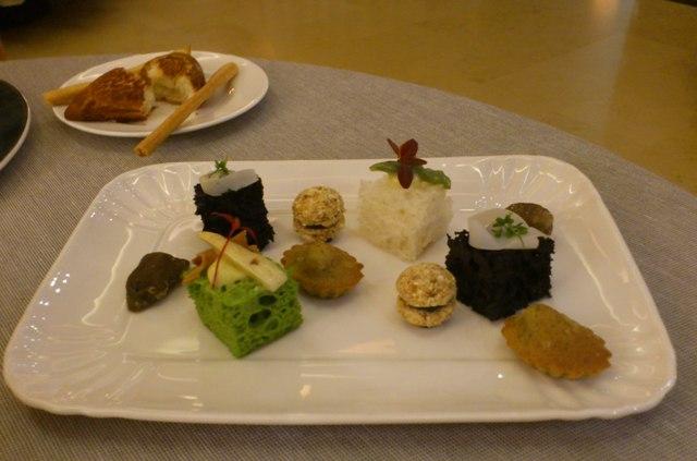 Cracco - Canapes...jpg