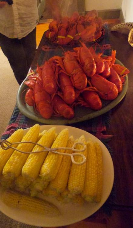 lobsters_corn.jpg