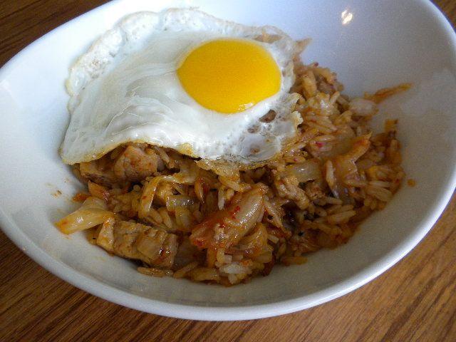 KIMCHI FRIED RICE WITH AN EGG.jpg