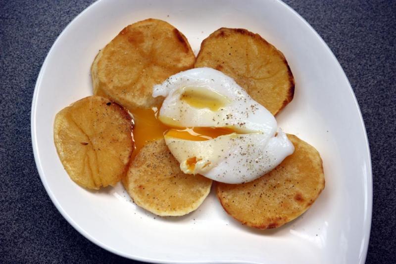 Duck fat fried potatoes and poached duck egg 2.jpg