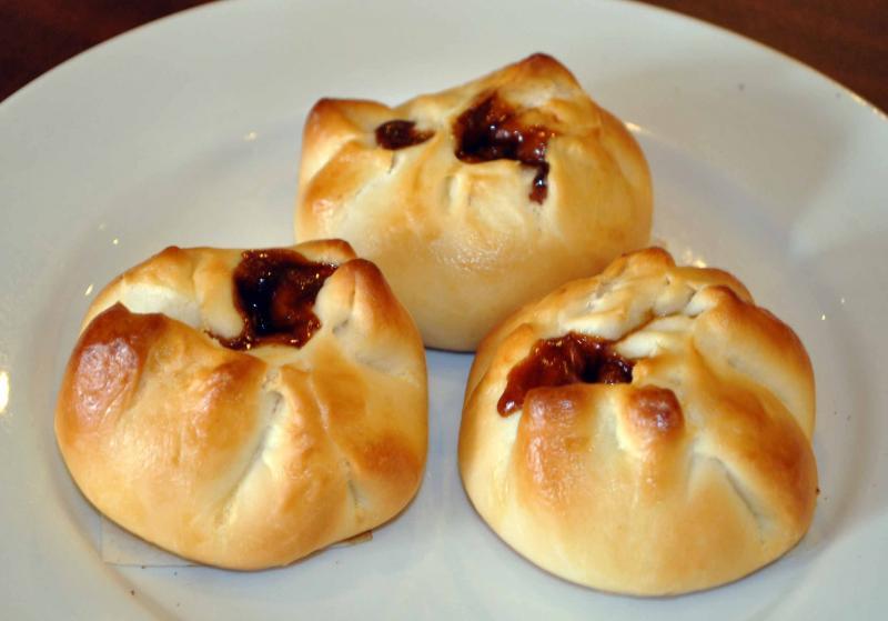 Char siu bau (baked).JPG