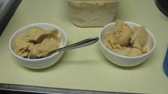 peach ice cream 1.JPG