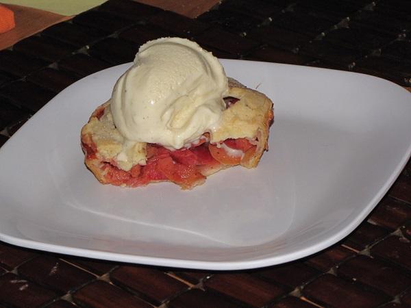 Applet tartlet with ice cream.jpg