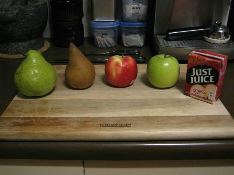 small_small_Apples_And_Pears_Before.jpg