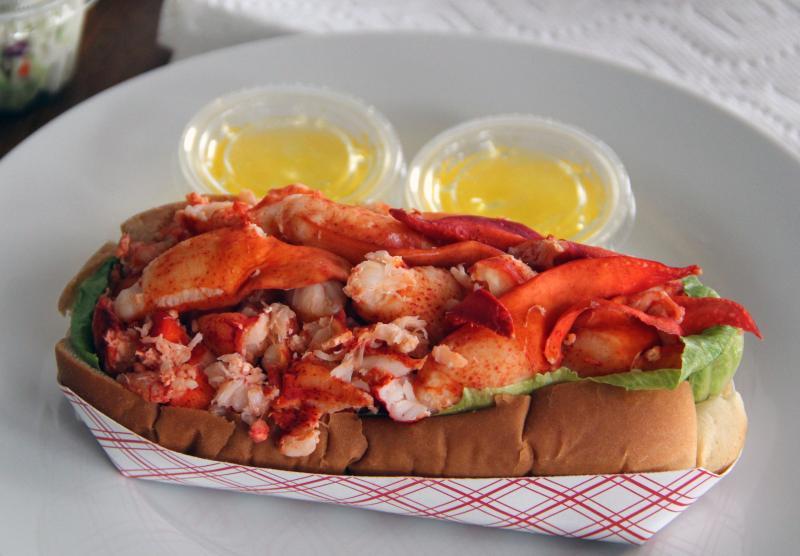 lobster roll.jpg