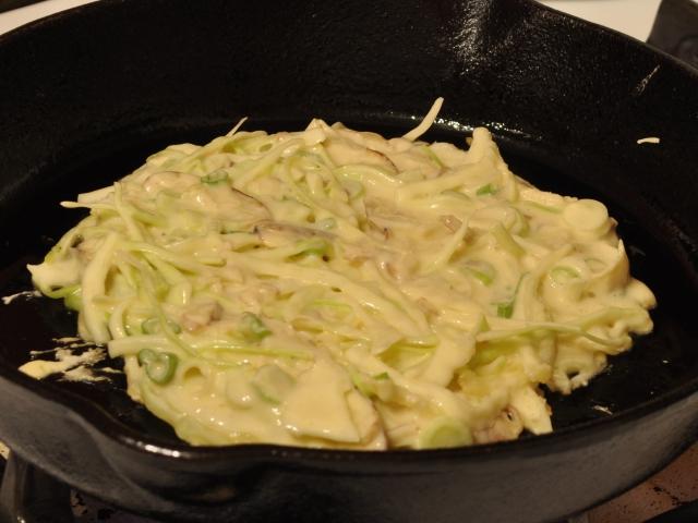 Frying okonomiyaki.jpg