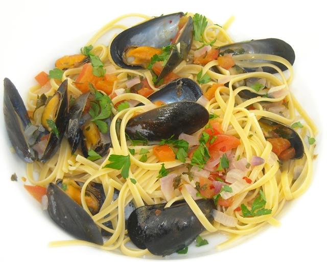 Mussels with white wine sauce.JPG