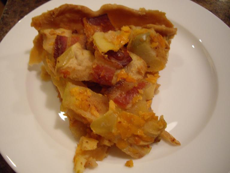 apple bacon cheese pie 8124.jpg