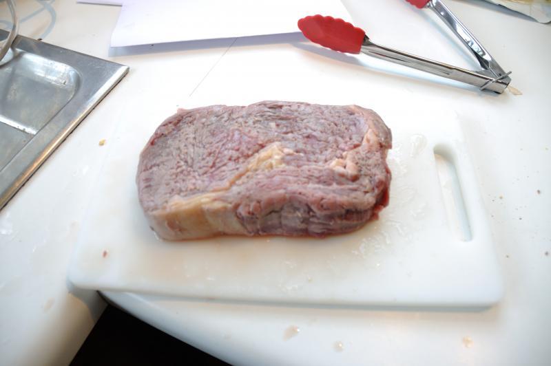 15_steaks_after_cooking.jpg
