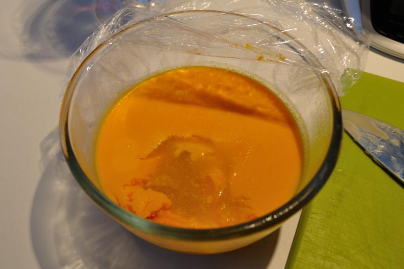 21_carrot_soup_carotene_butter.jpg