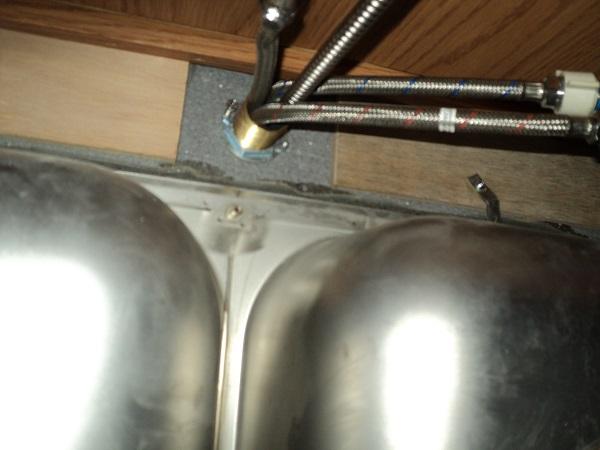 Sink underside - what was holding it up.jpg