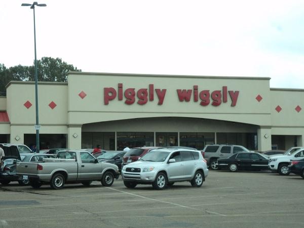 Piggly Wiggly exterior.jpg